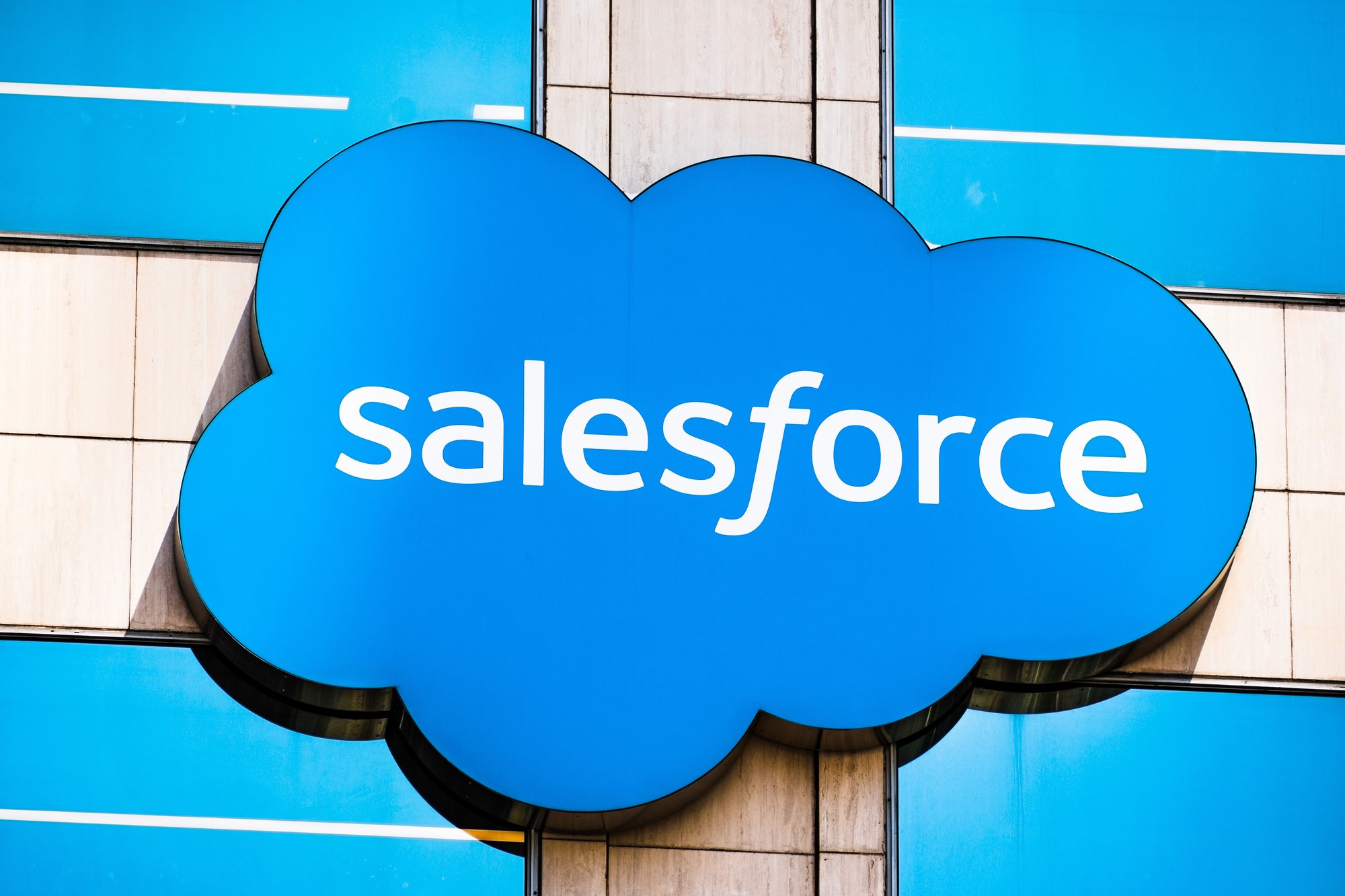 Salesforce_Tower_Logo